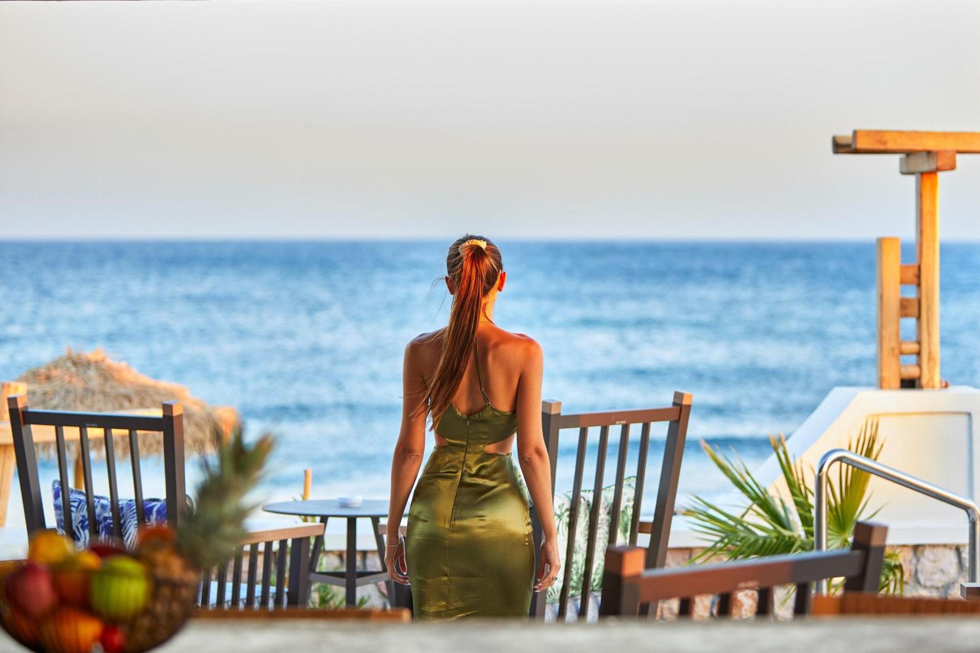 Sea Breeze Santorini Beach Resort, Curio By Hilton Agios Georgios  Ngoại thất bức ảnh